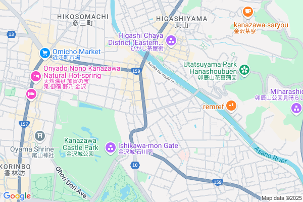 街の空気感に浸れる宿