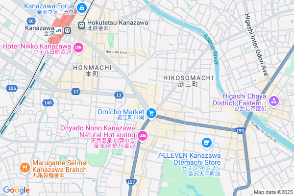 金沢弁と英語が飛び交う商店街のカフェ