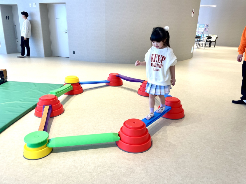 走って、登って、手と頭も動かす。子どもの五感がフル稼働。寒河江市の遊び場「CLAAPIN SAGAE」はサイコー!