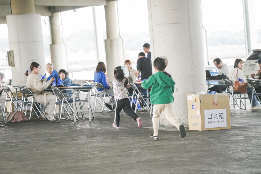 【鹿児島県阿久根市】何気ない日常を楽しみ、朝ごはんを港でいただく“阿久根おはよう市”