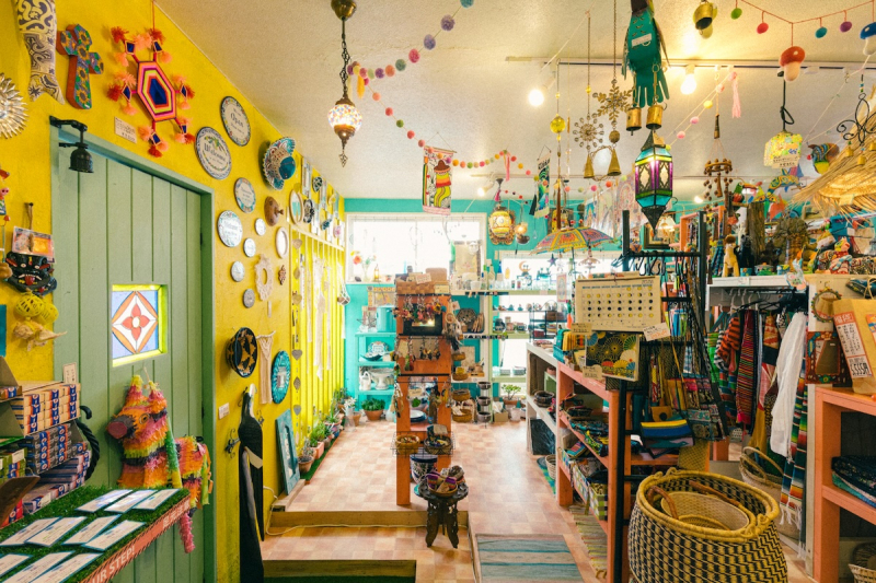 【移住者インタビュー】 人生はDIY。自由に、カラフルに。「世界の雑貨 サポテコ」 通堂拓哉さん