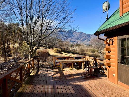 ログハウスと薪ストーブの不可分な関係(土地821㎡・建物102.5㎡・2850万円) / 山梨県北杜市武川町山高