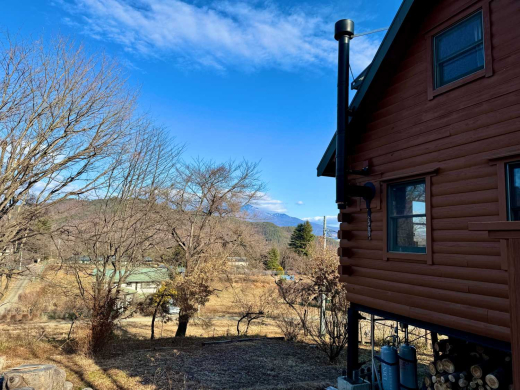 ログハウスと薪ストーブの不可分な関係(土地821㎡・建物102.5㎡・2850万円) / 山梨県北杜市武川町山高