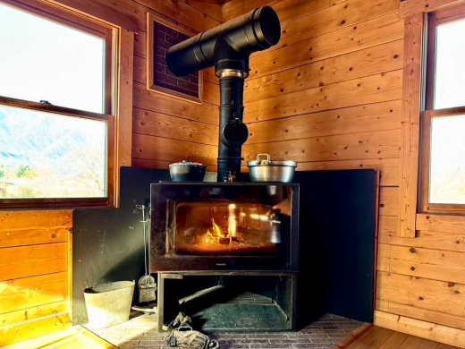 ログハウスと薪ストーブの不可分な関係(土地821㎡・建物102.5㎡・2850万円) / 山梨県北杜市武川町山高