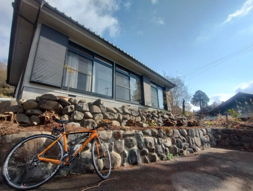 【RENT】「縁側で春の陽気と風のそよぎを感じる平屋戸建て」 建物102.68㎡ 土地269.97㎡(山梨県山梨市牧丘町)