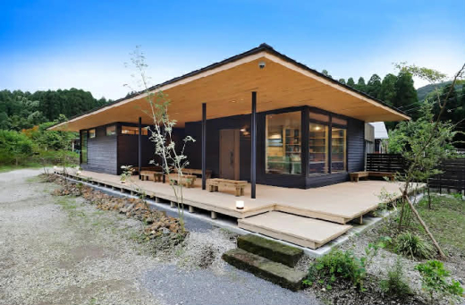 【鹿児島県南九州市】人が集まる木の下で、「てとて」のごはんを / 鹿児島ごはん てとて 田中久美子さん