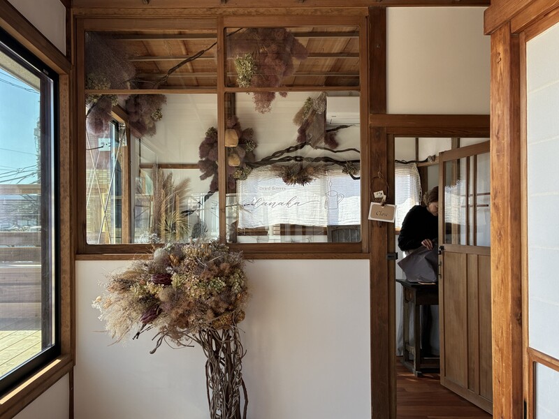 鎌倉市御成町｜小商いの集まりが生み出す新しい価値、「とすいハウス」をめぐる