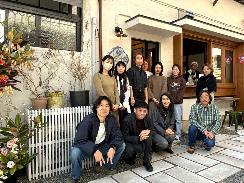 鎌倉市御成町｜小商いの集まりが生み出す新しい価値、「とすいハウス」をめぐる