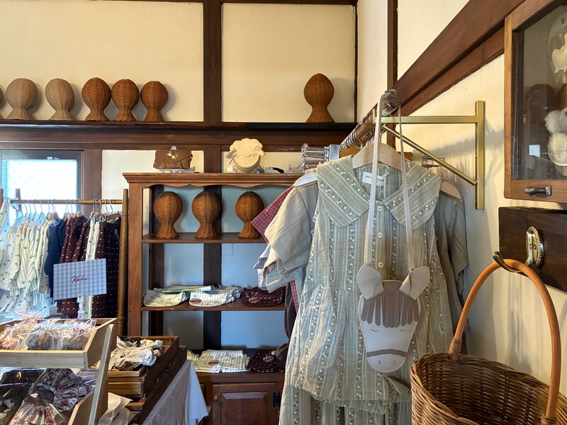 鎌倉市御成町｜小商いの集まりが生み出す新しい価値、「とすいハウス」をめぐる