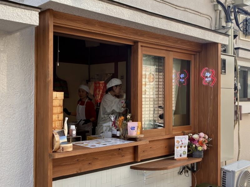 鎌倉市御成町｜小商いの集まりが生み出す新しい価値、「とすいハウス」をめぐる