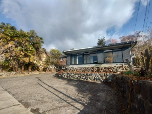 【RENT】「縁側で春の陽気と風のそよぎを感じる平屋戸建て」 建物102.68㎡ 土地269.97㎡(山梨県山梨市牧丘町)