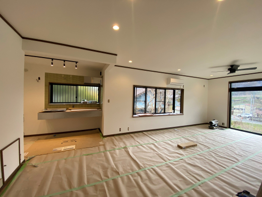 【RENT】「縁側で春の陽気と風のそよぎを感じる平屋戸建て」 建物102.68㎡ 土地269.97㎡(山梨県山梨市牧丘町)