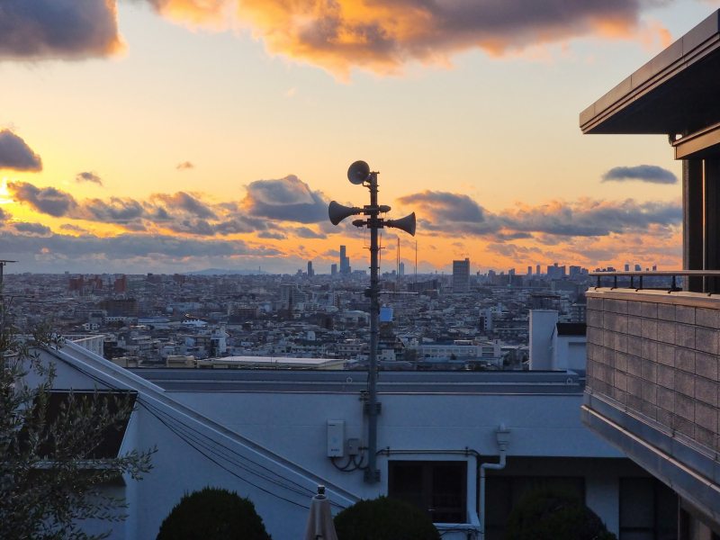 眺望がつないだ東大阪移住｜大阪平野を望むフロリアンさんの暮らし