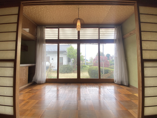 【SALE】「松の門かぶりを抜けたさきに広がる庭園のある平屋（離れ付き）」4DK＋別棟2K（建物92.07m²/土地810.47m²）/甲州市塩山上於曽 1,230万円