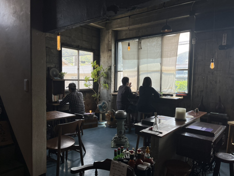 【北九州】門司区の住宅街にある、深夜まで営業する隠れ家カフェ「cafuné（カフネ）」