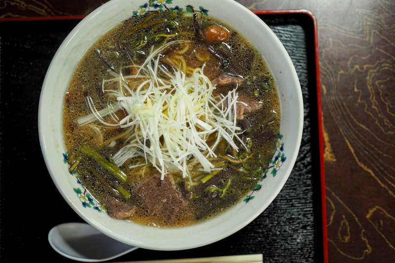 山形ラーメン、ダイバーシティ放浪記_02「山菜と牛サガリのラーメン」
